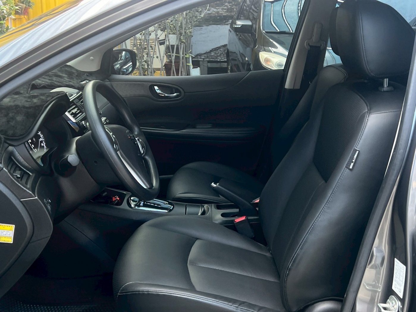Nissan 日產 ／ Tiida ／ 2021年 ／ 2021年Nissan Tiida 灰色 日產中古車 ／ 九肇匯元汽車 (台南)