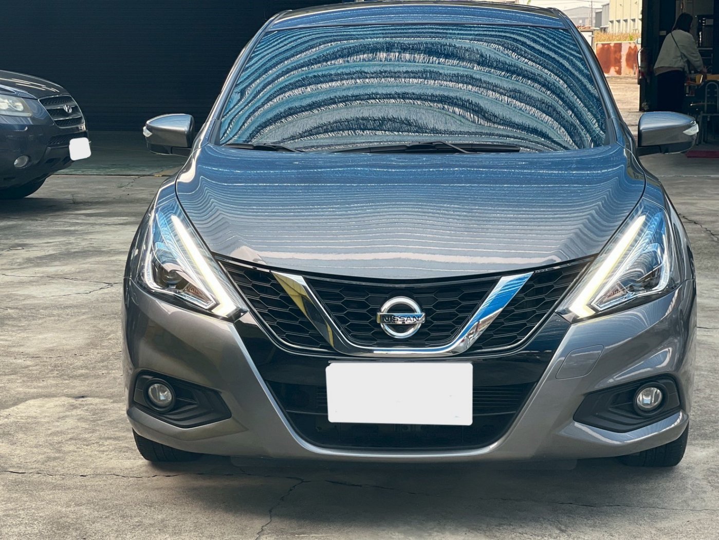 Nissan 日產 ／ Tiida ／ 2021年 ／ 2021年Nissan Tiida 灰色 日產中古車 ／ 九肇匯元汽車 (台南)