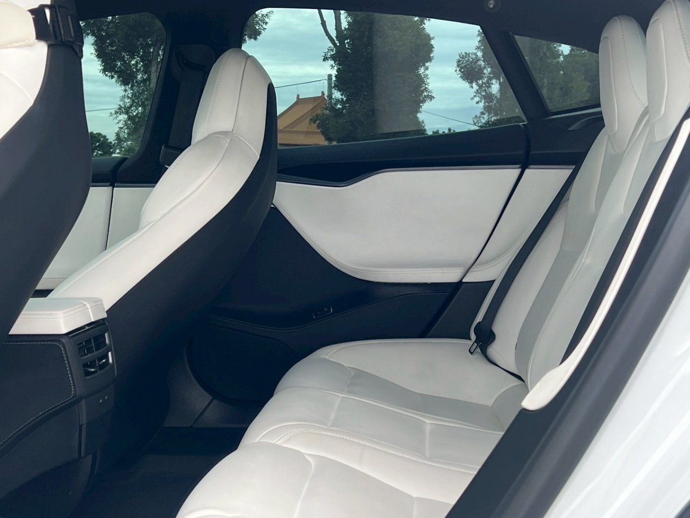 Tesla 特斯拉 ／ Model S ／ 2019年 ／ 2019年 Tesla Model S 白色 特斯拉中古車 ／ MG車庫(台南)