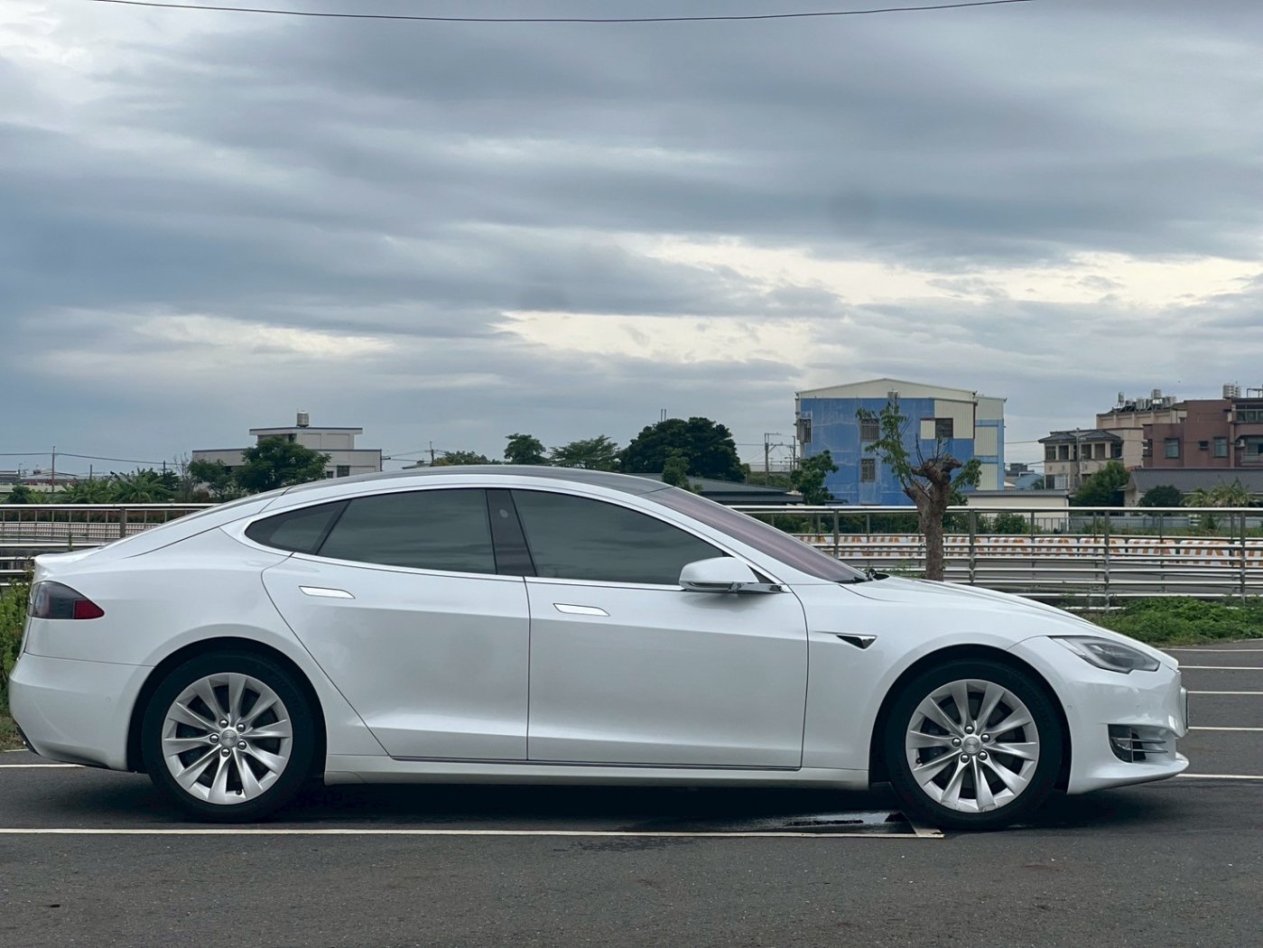 Tesla 特斯拉 ／ Model S ／ 2019年 ／ 2019年 Tesla Model S 白色 特斯拉中古車 ／ MG車庫(台南)