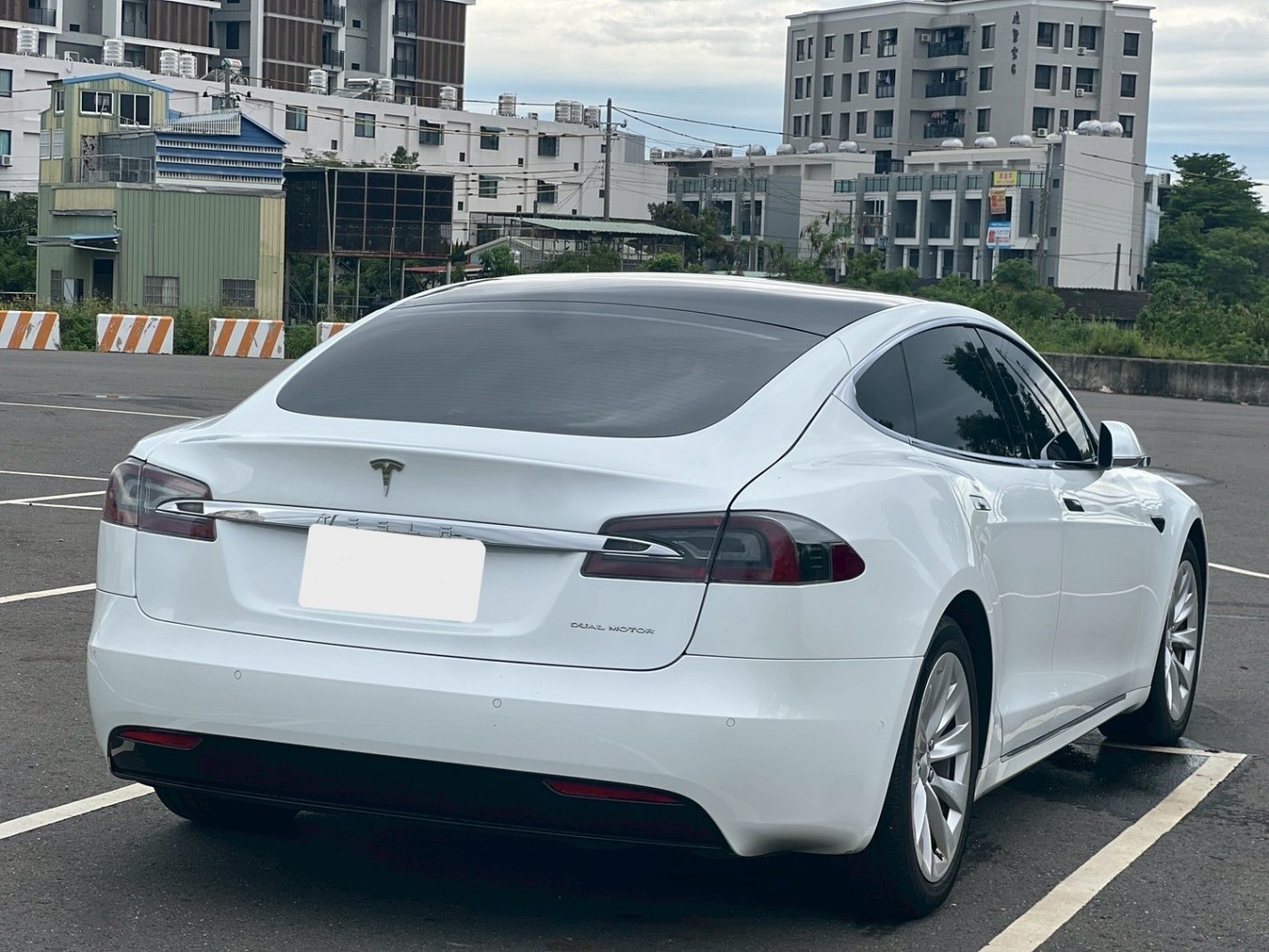 Tesla 特斯拉 ／ Model S ／ 2019年 ／ 2019年 Tesla Model S 白色 特斯拉中古車 ／ MG車庫(台南)