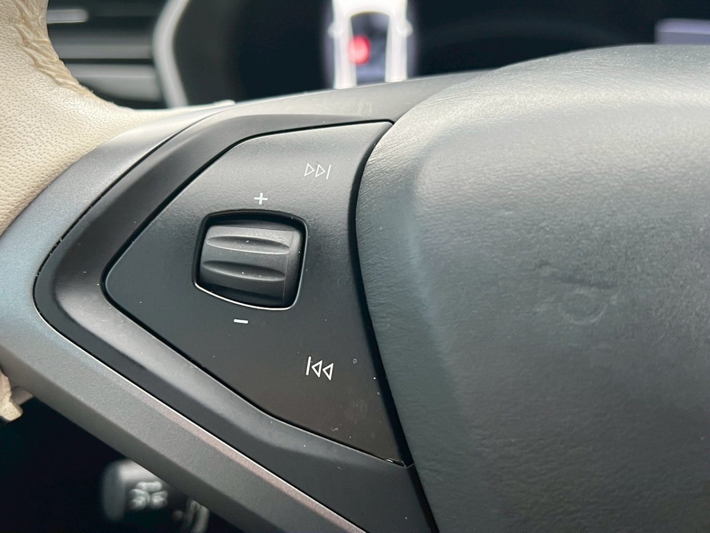 Tesla 特斯拉 ／ Model S ／ 2019年 ／ 2019年 Tesla Model S 白色 特斯拉中古車 ／ MG車庫(台南)