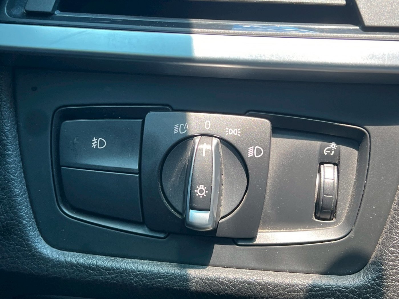 Bmw 寶馬 ／ 4-Series ／ 2015年 ／ 2015年BMW 428i  白色 寶馬中古車 ／ 九肇匯元汽車 (台南)