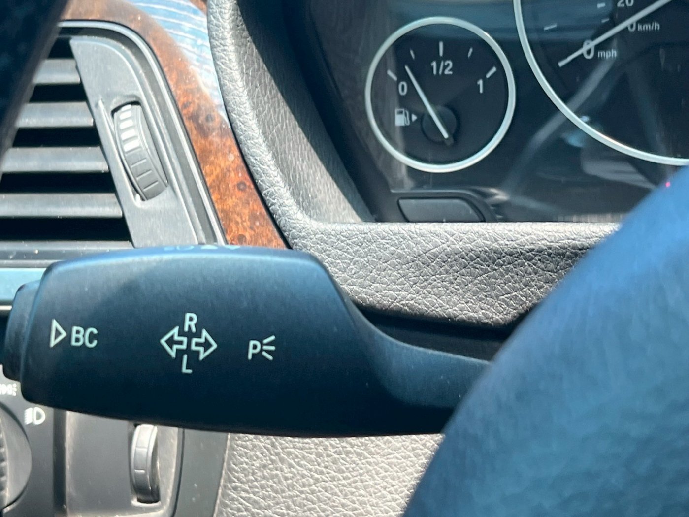 Bmw 寶馬 ／ 4-Series ／ 2015年 ／ 2015年BMW 428i  白色 寶馬中古車 ／ 九肇匯元汽車 (台南)