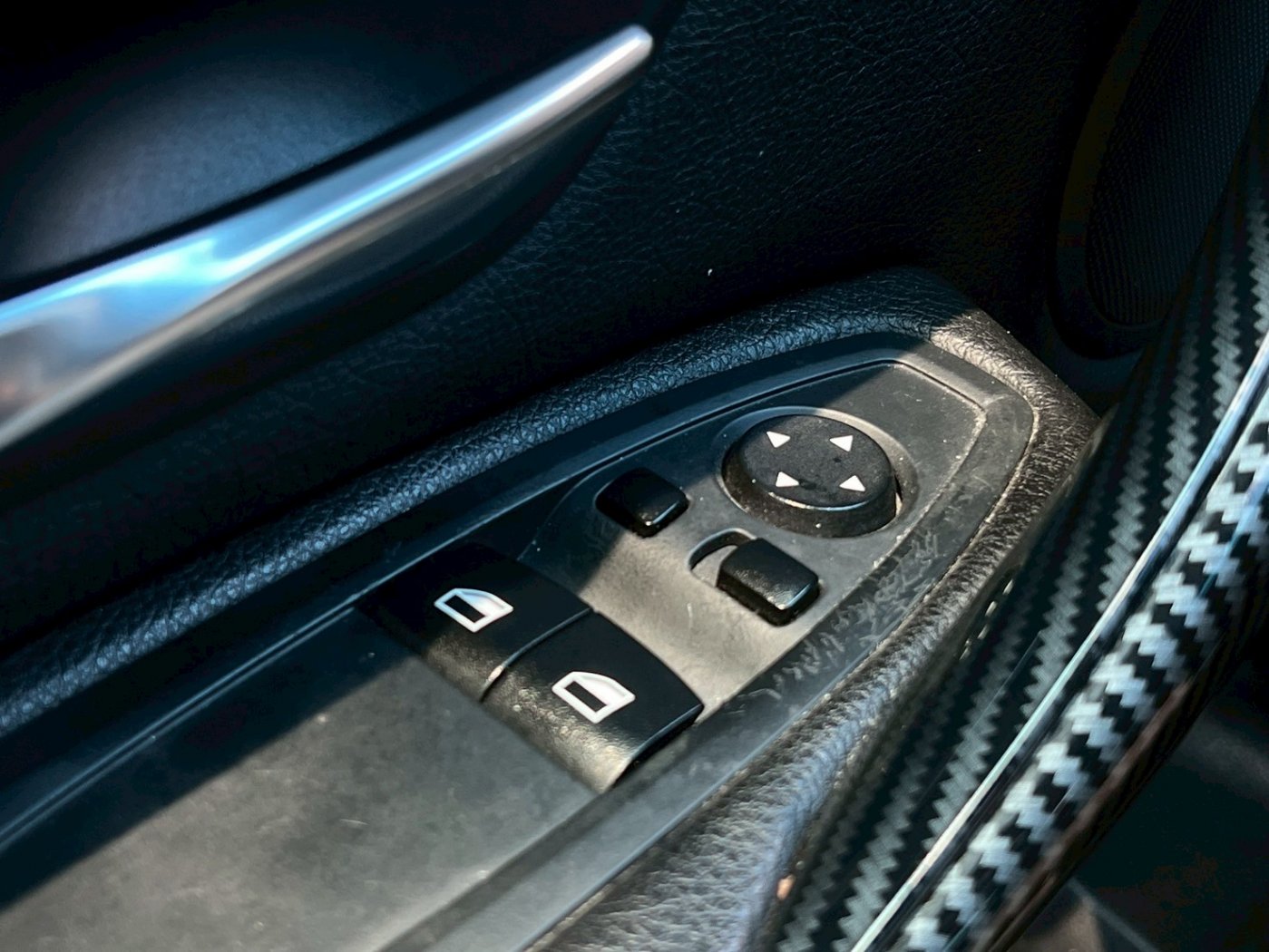 Bmw 寶馬 ／ 4-Series ／ 2015年 ／ 2015年BMW 428i  白色 寶馬中古車 ／ 九肇匯元汽車 (台南)