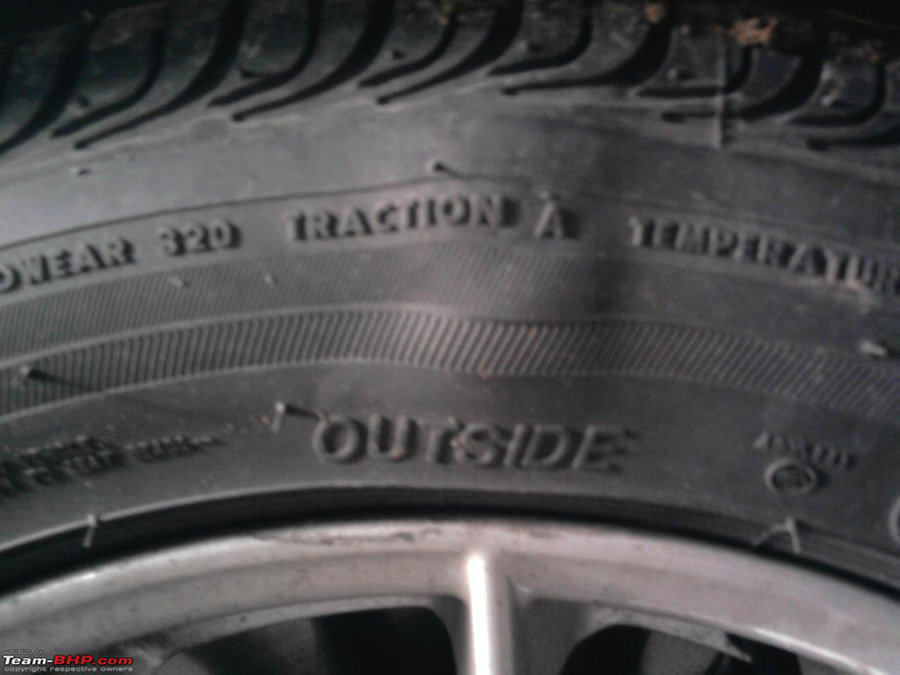 輪胎上的凸起與起泡可能造成無預警的爆胎意外。 摘自www.team-bhp.co...